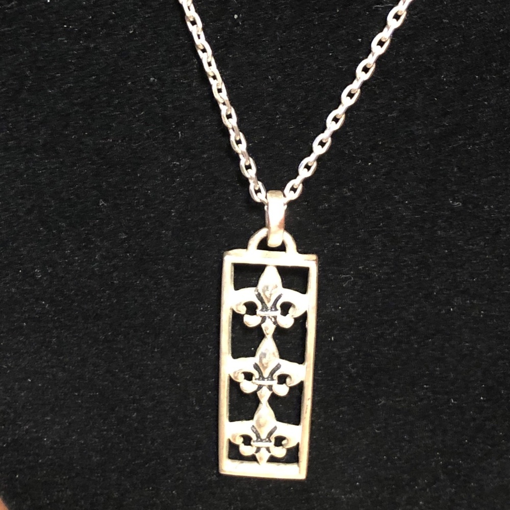 3 Bar Fleur de Lis Necklace on silver chain - Picture 7 of 13